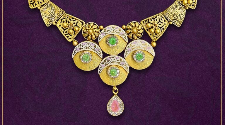 Royal Gajraj Nakshi Bridal set with earrings