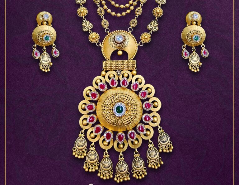 22 carat gold Kundan Bridal Set